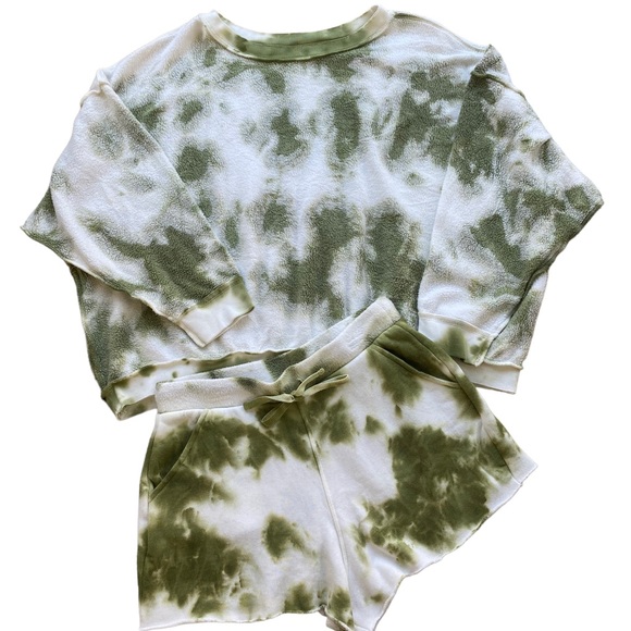FREE PEOPLE Women’s Kelly Washed Green Tie Dye Sweatshirt/Short Set  Size: Small - Picture 3 of 11